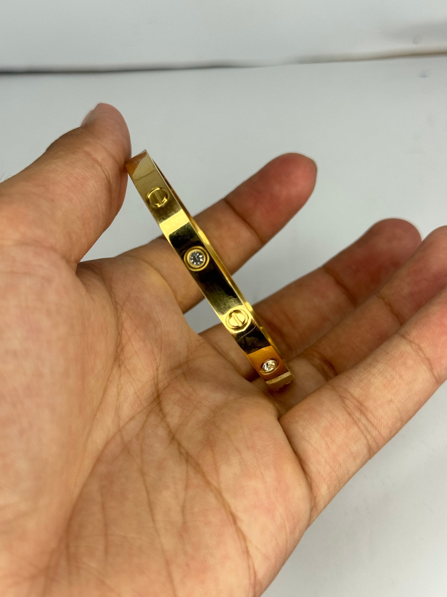 Luxury Gold Plated Screw Design Bracelet with Crystals – Unisex Bangle - Glimzie