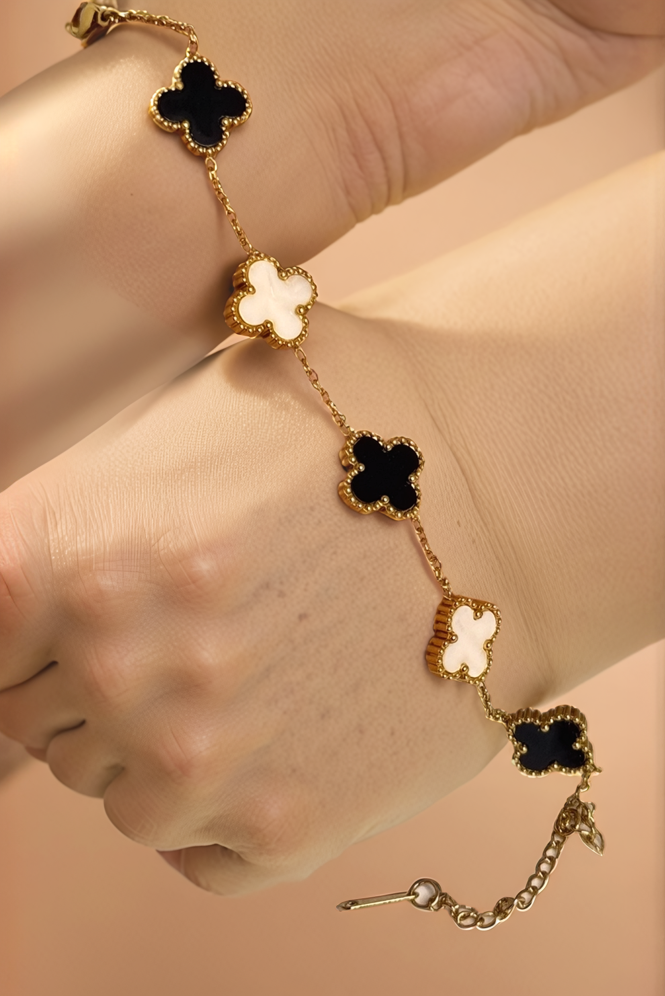 Elegant Black & White Clover Charm Bracelet – Gold Plated - Glimzie