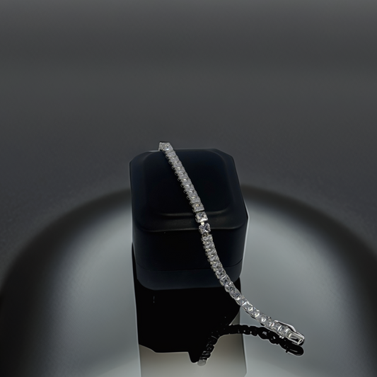 Elegant Crystal Tennis Bracelet – Gold & Silver Options (Unisex) - Glimzie