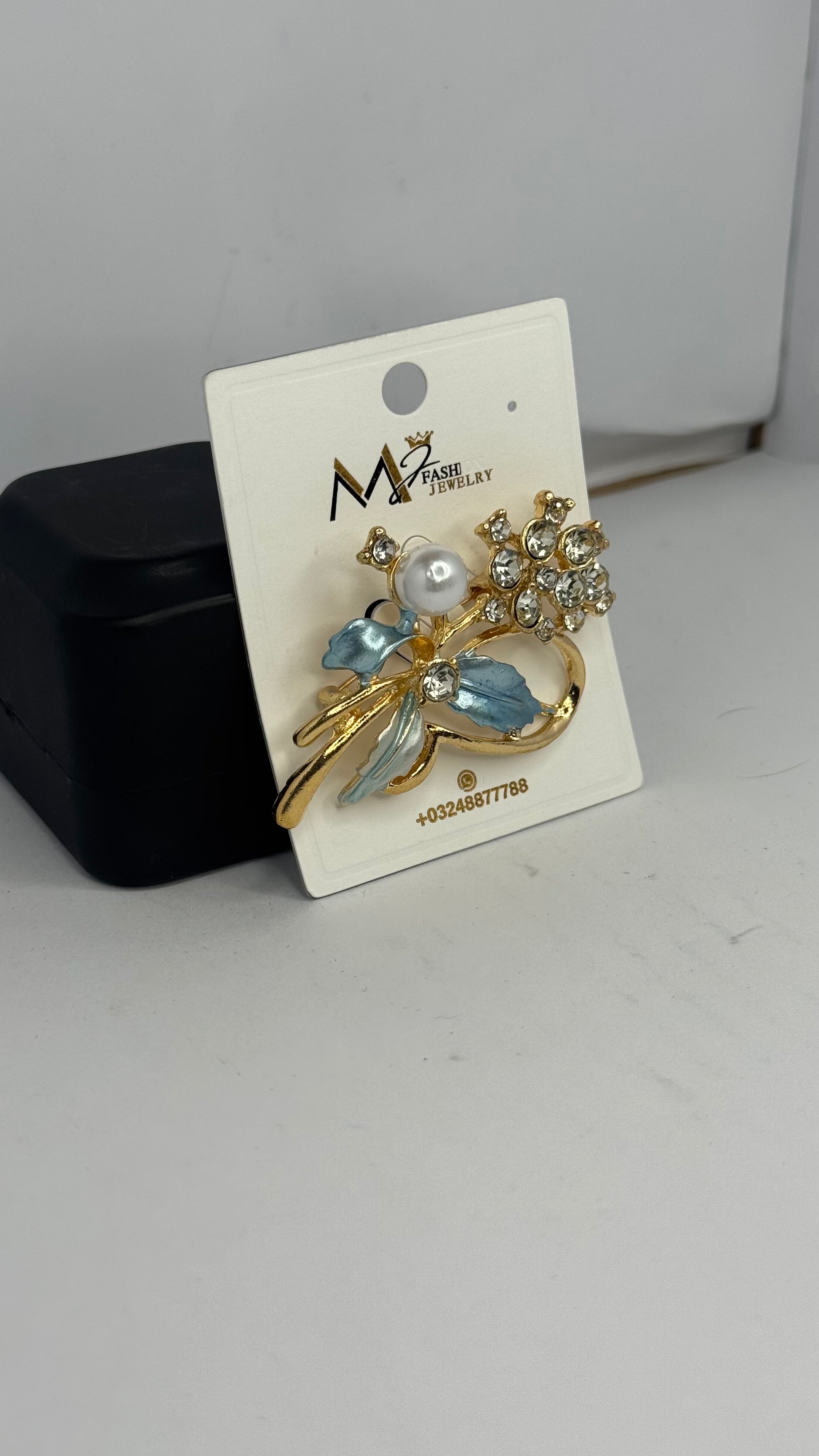 Elegant Pearl & Crystal Floral Brooch Pin – Gold Leaf Design - Glimzie