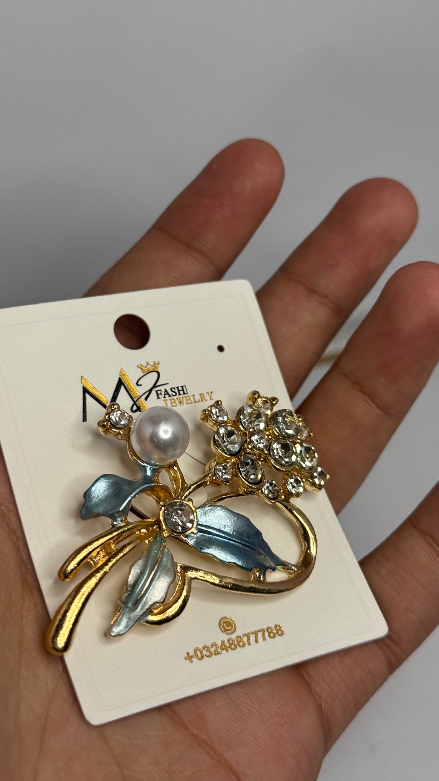 Elegant Pearl & Crystal Floral Brooch Pin – Gold Leaf Design - Glimzie