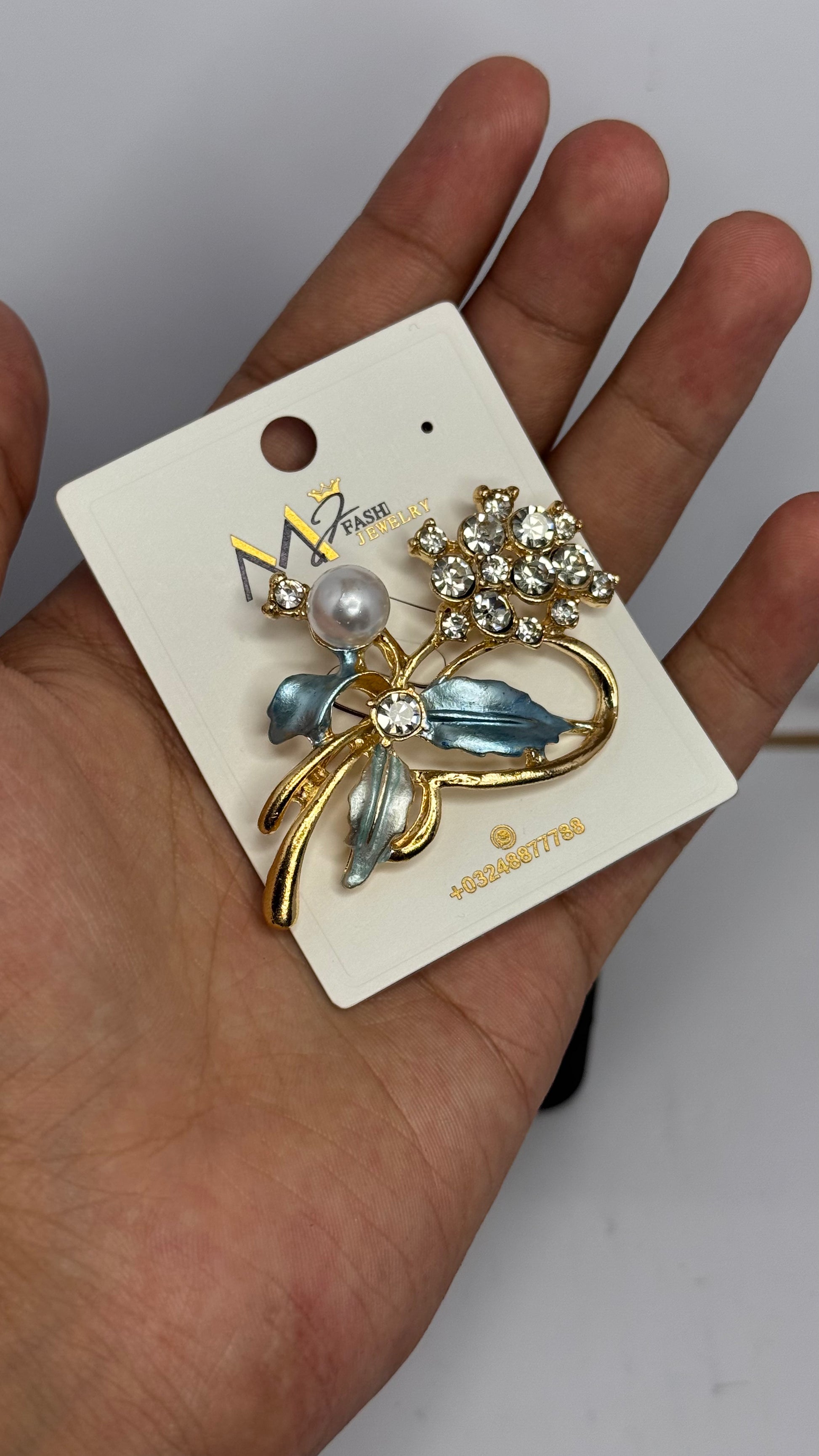 Elegant Pearl & Crystal Floral Brooch Pin – Gold Leaf Design - Glimzie