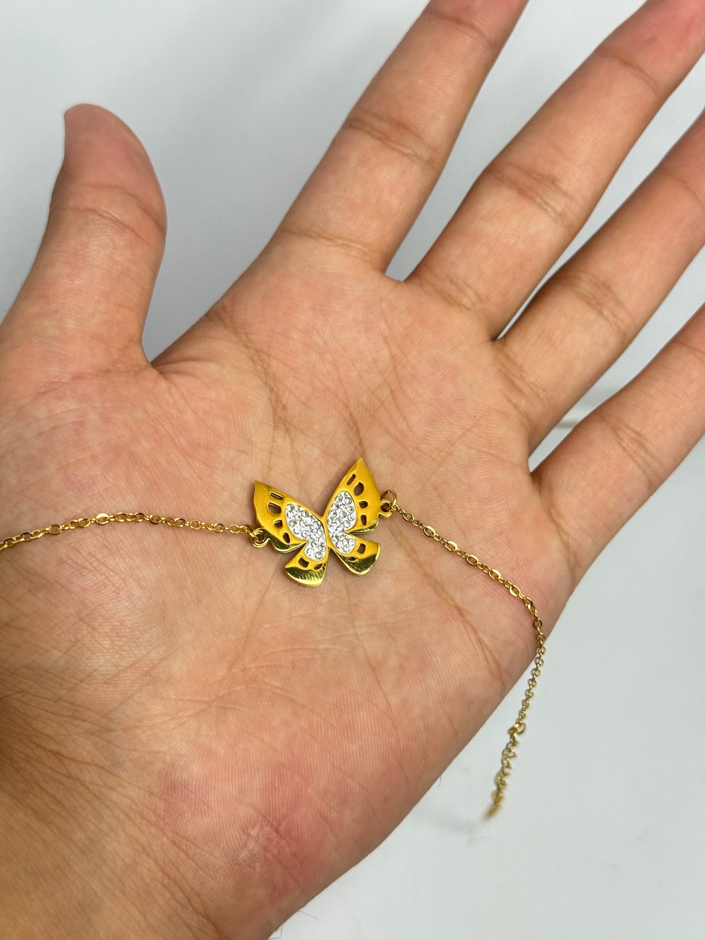 Golden Butterfly Bracelet – Elegant &amp; Sparkling Design - Glimzie