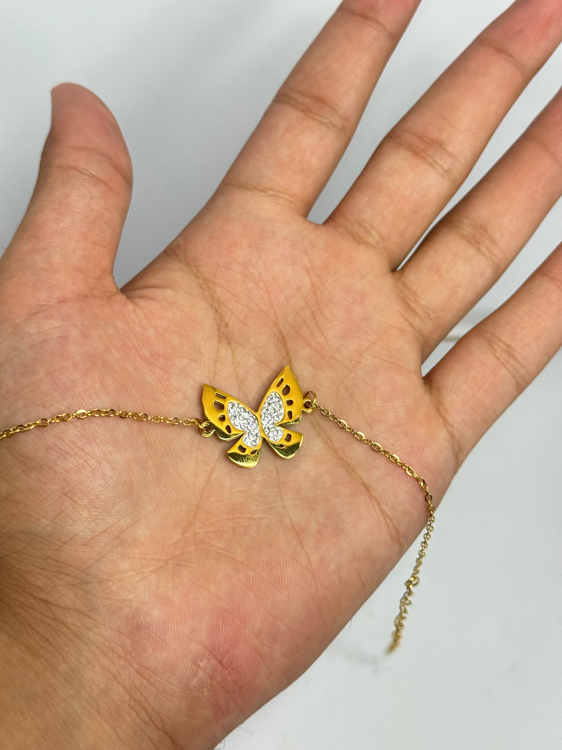 Golden Butterfly Bracelet – Elegant &amp; Sparkling Design - Glimzie